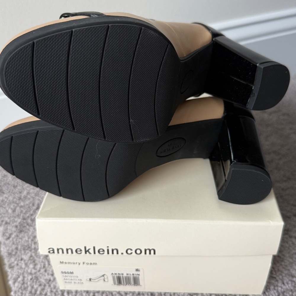 Anne Klein Caitlyn pumps - Picture 7 of 7